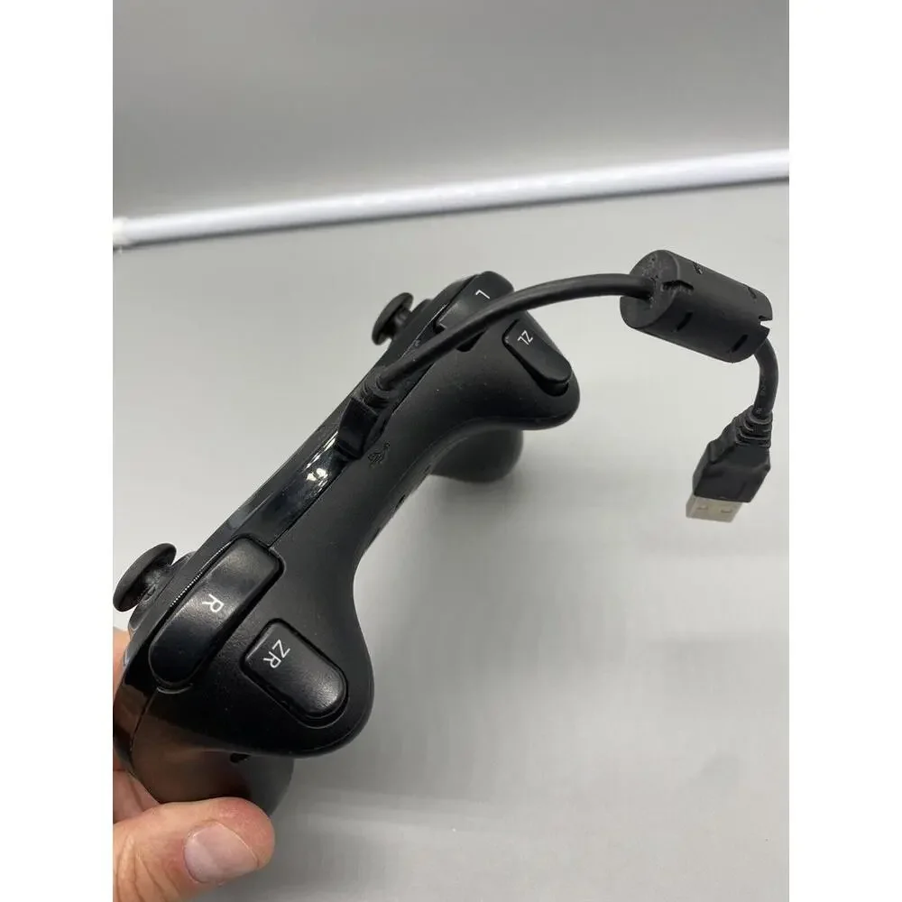OEM Nintendo Wii U Pro Black Wireless Controller And Charger WUP-005